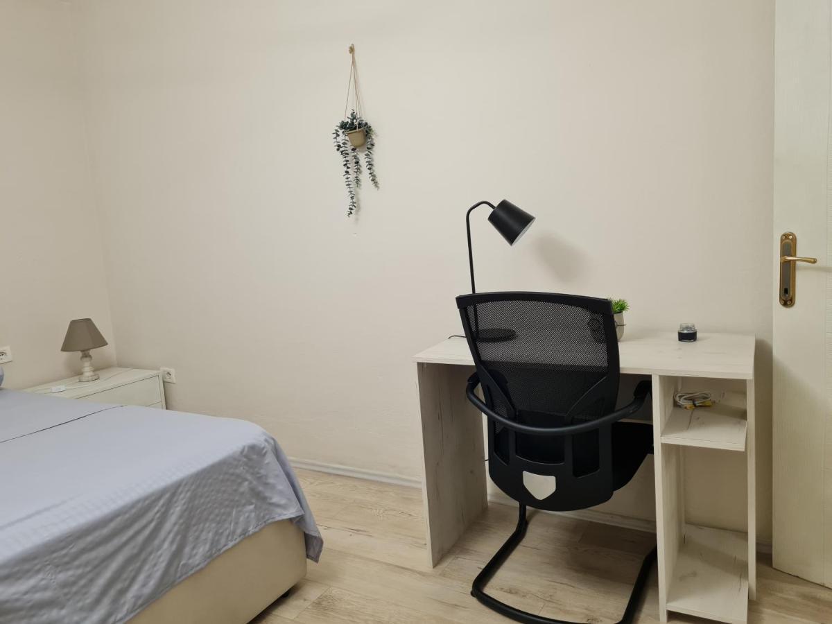 Appartement Downtown Boulevard With A Cute Balcony!